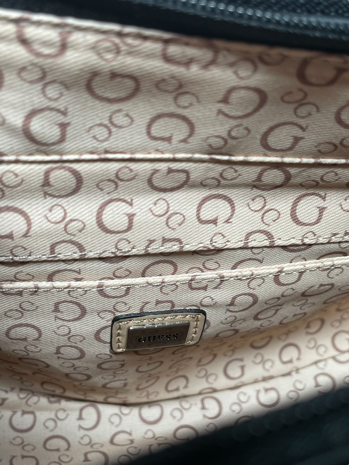 Bolsa de Mano Guess Negra